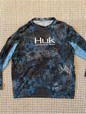 Huk Performance XXL Fishing Long Sleeve Crew - Blue & Black Camo